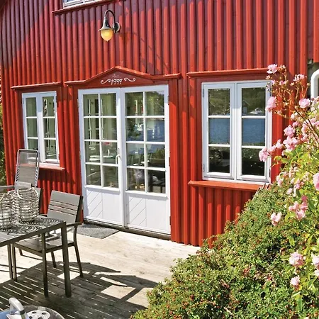 Ferienhaus Stunning In Flekkeroy With Kitchen *